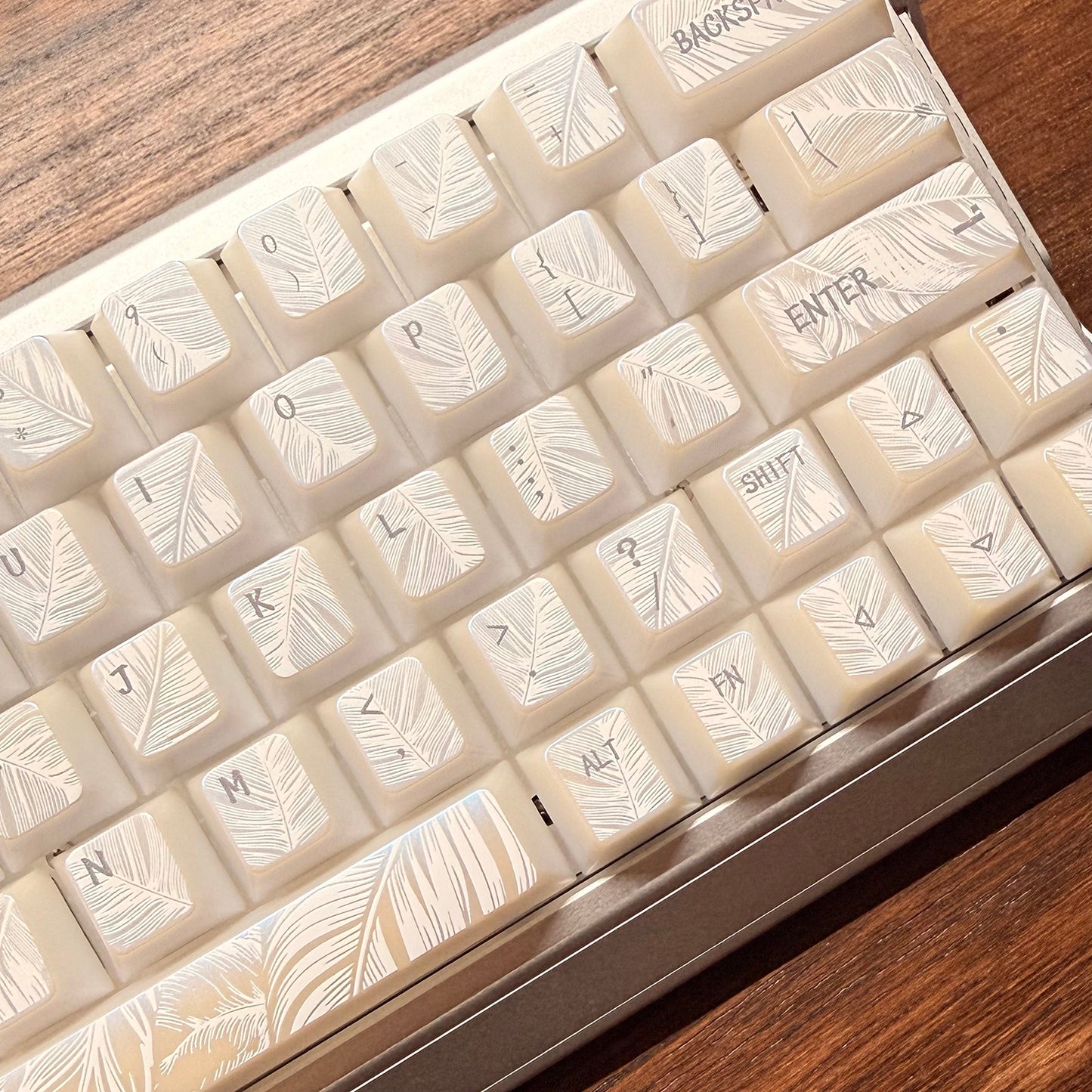 Qingyu Keycap Pearl Magnetic Mechanical Keyboard Keycap Feather Pattern, Original Profile, Compatible with Wooting/EV63, 129 Keys